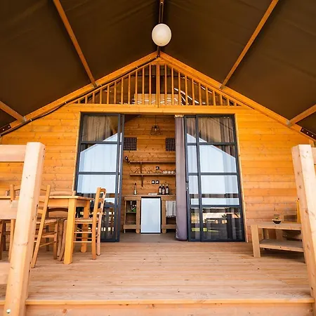 Luxury tent Agriglamping Munai *