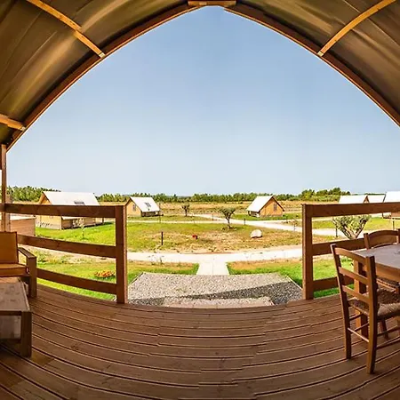 Agriglamping Munai Luxe tent *