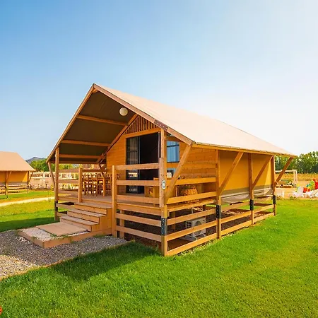 Agriglamping Munai Luxury tent